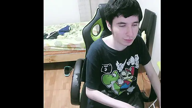 Snapshot of Twink_martinboy chatting on 01.28.25 Twink martinboy online show from 01.28.25