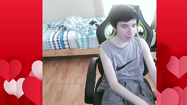 Snapshot of Twink_martinboy chatting on 03.21.25 Twink martinboy online show from 03.21.25