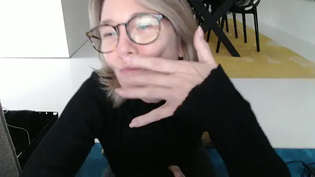 Snapshot of godinflower chatting on 10.07.25 godinflower online show from 10.07.25