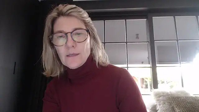 Snapshot of godinflower chatting on 10.15.25 godinflower online show from 10.15.25