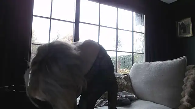 Snapshot of godinflower chatting on 10.25.25 godinflower online show from 10.25.25