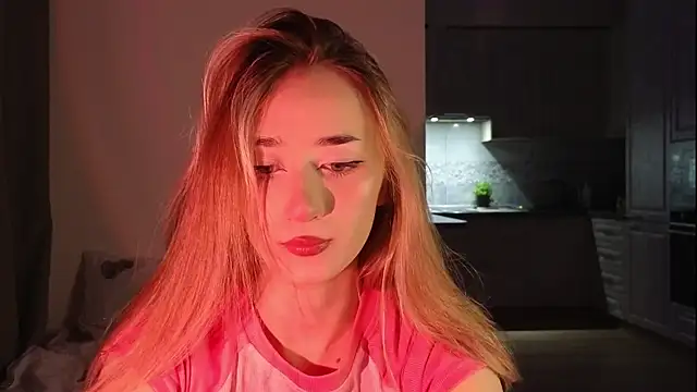 Snapshot of VikiSea chatting on 02.22.25 VikiSea online show from 02.22.25