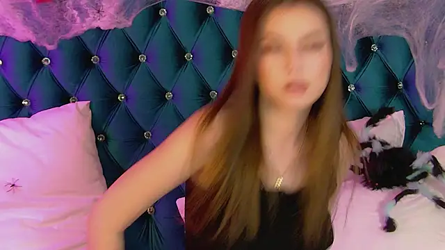 AliceMoreno online show from 10.28.25