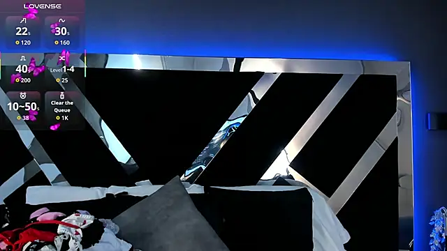 AmmyJones  online show from 12.18.25