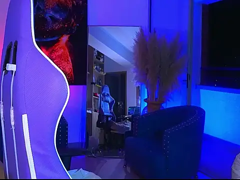 Snapshot of miss_sophie98 chatting on 09.29.25 miss sophie98 online show from 09.29.25