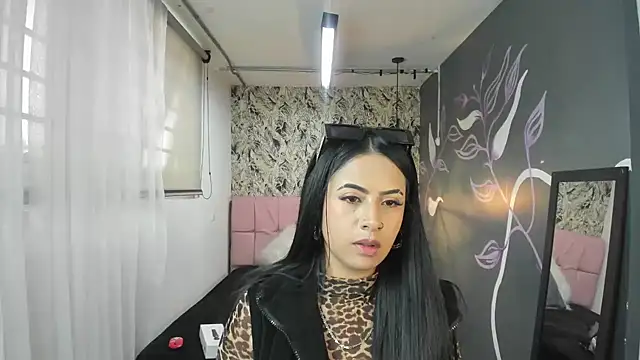 Snapshot of CharlotteeGray_ chatting on 02.06.25 CharlotteeGray online show from 02.06.25