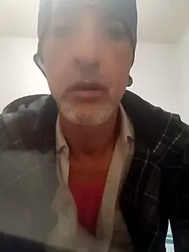 Snapshot of Bottomboy114 chatting on 11.12.25 Bottomboy114 online show from 11.12.25