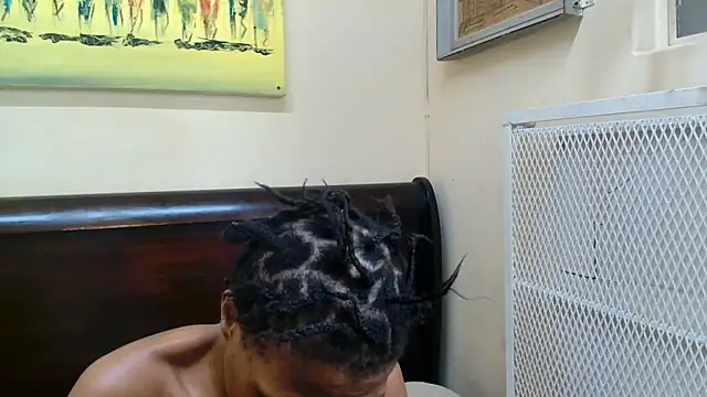 Snapshot of SpicyQueenxxxx chatting on 10.03.25 SpicyQueenxxxx online show from 10.03.25