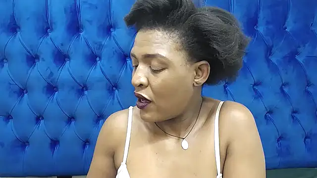 Snapshot of SpicyQueenxxxx chatting on 05.25.26 SpicyQueenxxxx online show from 05.25.26