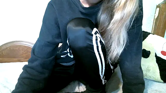 Snapshot of DennisXCaroll chatting on 10.07.25 DennisXCaroll online show from 10.07.25