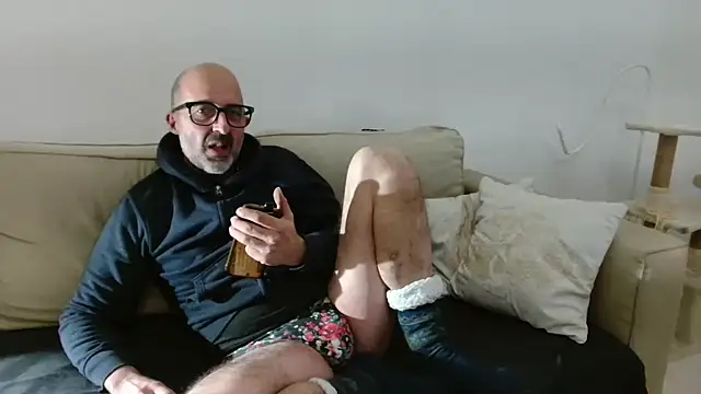 Snapshot of newsimo74 chatting on 11.14.25 newsimo74 online show from 11.14.25