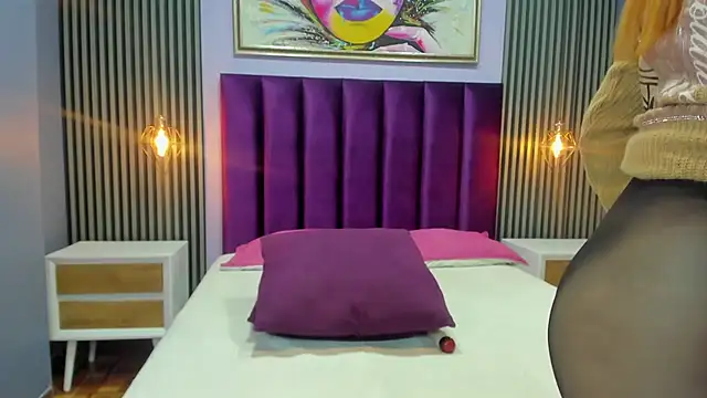 Nahiajhonson  online show from 01.09.25