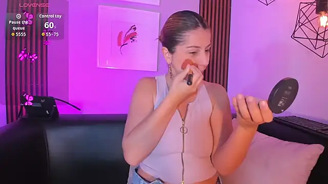 Nahiajhonson  online show from 12.15.25