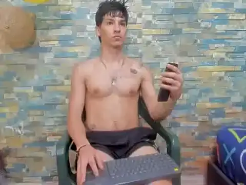 Snapshot of MasterSEX420 chatting on 01.12.25 MasterSEX420 online show from 01.12.25