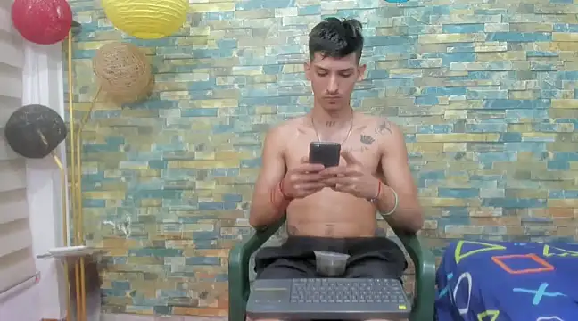 Snapshot of MasterSEX420 chatting on 01.17.25 MasterSEX420 online show from 01.17.25