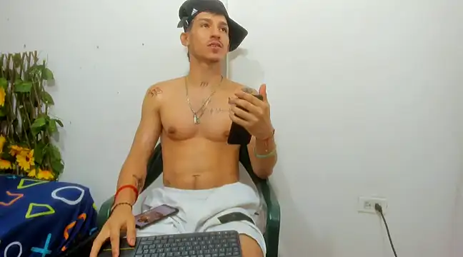 Snapshot of MasterSEX420 chatting on 01.23.25 MasterSEX420 online show from 01.23.25