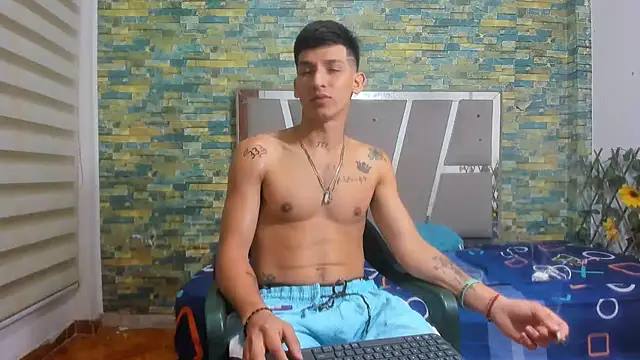 Snapshot of MasterSEX420 chatting on 01.28.25 MasterSEX420 online show from 01.28.25