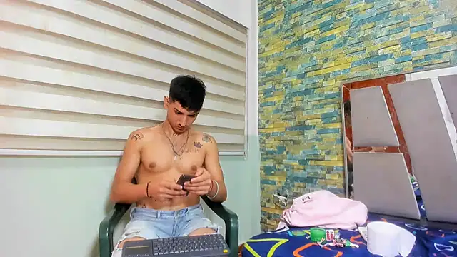 Snapshot of MasterSEX420 chatting on 02.03.25 MasterSEX420 online show from 02.03.25