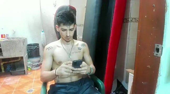 Snapshot of MasterSEX420 chatting on 02.08.25 MasterSEX420 online show from 02.08.25