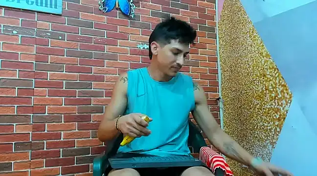 Snapshot of MasterSEX420 chatting on 02.26.25 MasterSEX420 online show from 02.26.25