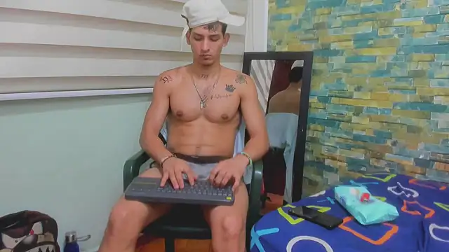 Snapshot of MasterSEX420 chatting on 03.01.25 MasterSEX420 online show from 03.01.25