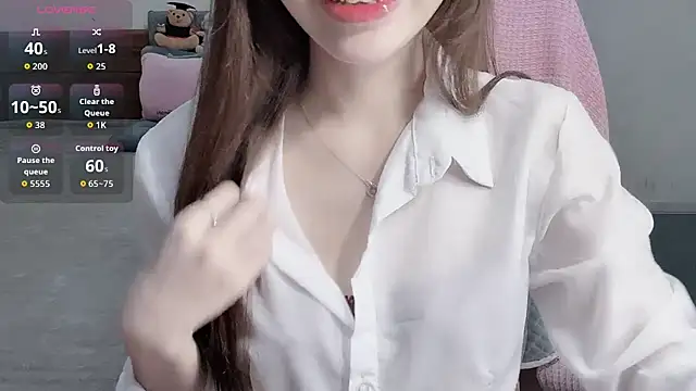 Snapshot of TrinhH_Nabbi chatting on 11.06.25 TrinhH Nabbi online show from 11.06.25