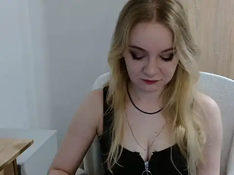 Snapshot of AlmaHoney chatting on 07.06.26 AlmaHoney online show from 07.06.26