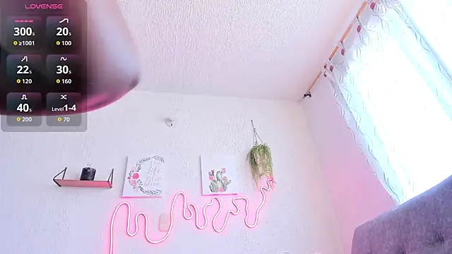 Snapshot of samanthaeliott22 chatting on 10.04.25 samanthaeliott22 online show from 10.04.25