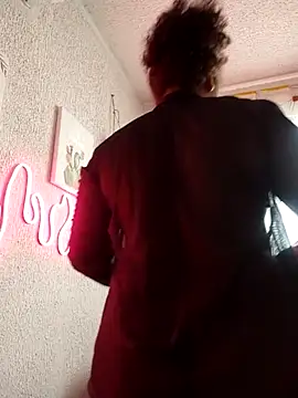 Snapshot of samanthaeliott22 chatting on 10.12.25 samanthaeliott22 online show from 10.12.25