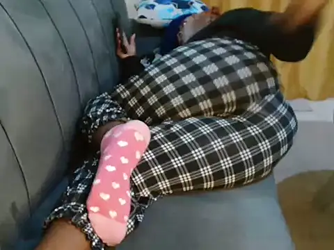 Snapshot of leslysexygirl chatting on 10.02.25 leslysexygirl online show from 10.02.25