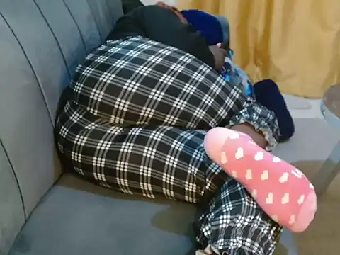 Snapshot of leslysexygirl chatting on 10.03.25 leslysexygirl online show from 10.03.25