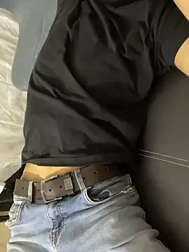 Snapshot of zeck80 chatting on 02.17.25 zeck80 online show from 02.17.25