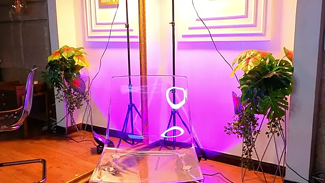 AlessiaLondon online show from 03.16.26