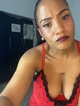 AdelaHaneix online show from 11.11.25