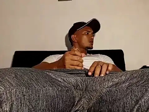 Latinsex2501 online show from 02.19.26