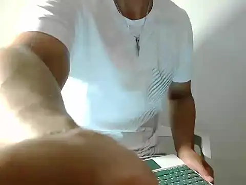 Snapshot of Latinsex2501 chatting on 08.08.26 Latinsex2501 online show from 08.08.26