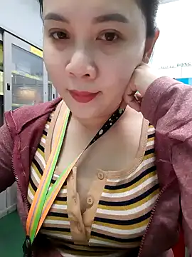 Benlla2802 online show from 12.16.24