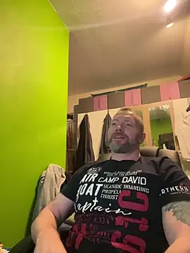 Snapshot of Rockburg chatting on 02.10.25 Rockburg online show from 02.10.25