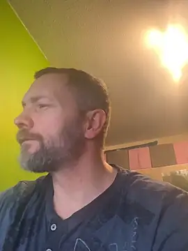 Snapshot of Rockburg chatting on 02.11.25 Rockburg online show from 02.11.25