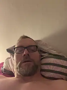 Snapshot of Rockburg chatting on 02.12.25 Rockburg online show from 02.12.25