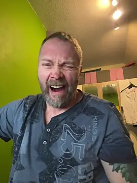 Snapshot of Rockburg chatting on 02.14.25 Rockburg online show from 02.14.25