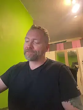 Snapshot of Rockburg chatting on 02.18.25 Rockburg online show from 02.18.25