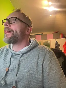 Snapshot of Rockburg chatting on 02.19.25 Rockburg online show from 02.19.25