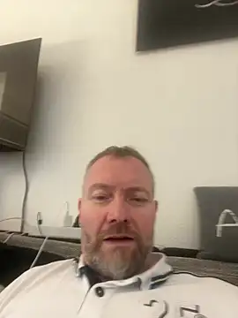 Snapshot of Rockburg chatting on 03.17.25 Rockburg online show from 03.17.25