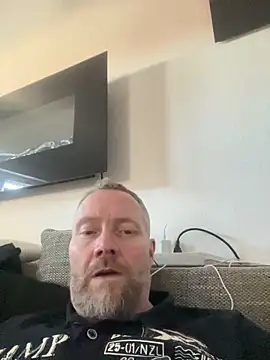 Snapshot of Rockburg chatting on 03.19.25 Rockburg online show from 03.19.25