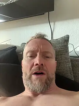 Snapshot of Rockburg chatting on 03.20.25 Rockburg online show from 03.20.25