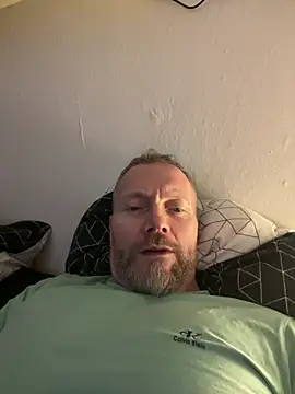 Snapshot of Rockburg chatting on 03.20.25 Rockburg online show from 03.20.25