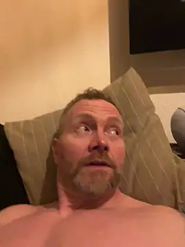 Snapshot of Rockburg chatting on 03.21.25 Rockburg online show from 03.21.25