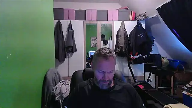 Snapshot of Rockburg chatting on 09.16.25 Rockburg online show from 09.16.25