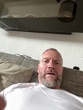 Snapshot of Rockburg chatting on 09.18.25 Rockburg online show from 09.18.25